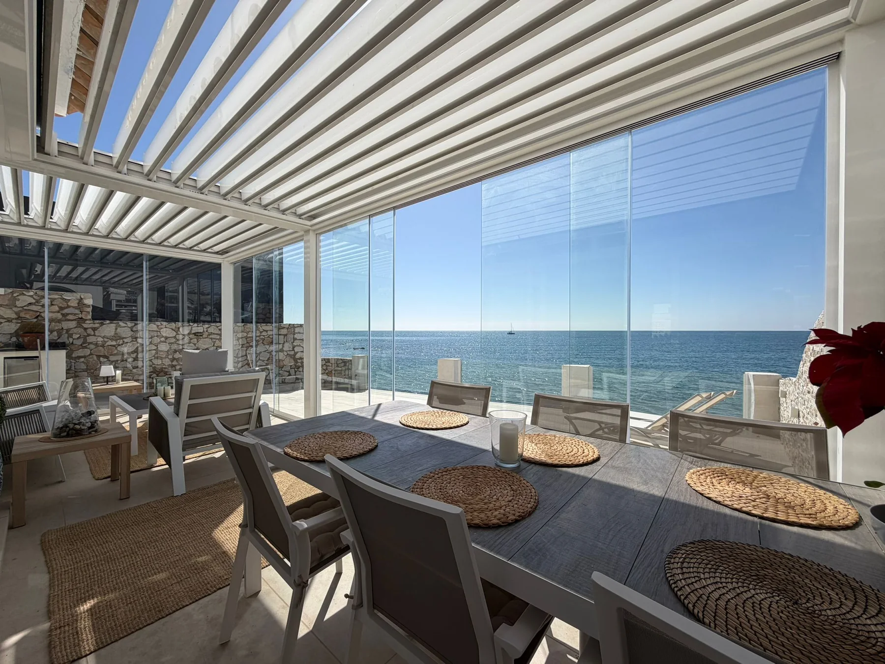 Outdoor dining on the terrace